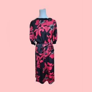 Gorgeous NWOT Floral Cinched Midi Dress